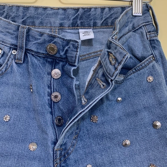 &Denim | Blue Denim Distressed Hem Studded High Waist Vintage Fit Mom Jeans 26 - Picture 12 of 16